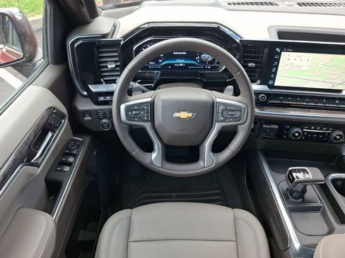 Used 2023 Chevrolet Silverado 1500 LTZ w/ LTZ Premium Package AWD/4WD image 15