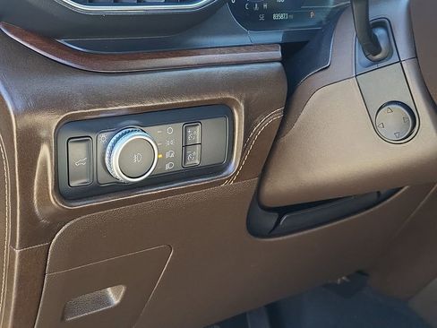 Used 2022 Ford Explorer King Ranch w/ Premium Technology Package image 18