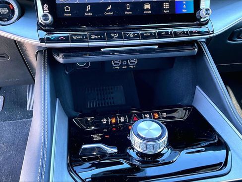 New 2026 Jeep Grand Wagoneer L w/ Premium Group I image 19