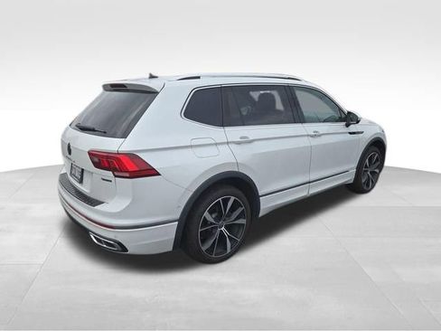 Used 2024 Volkswagen Tiguan SEL R-Line image 7