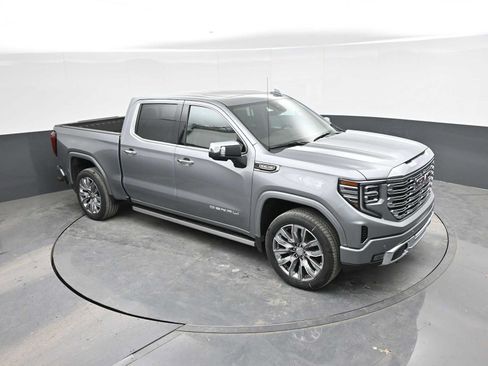 Used 2025 GMC Sierra 1500 Denali w/ Denali Reserve Package AWD/4WD image 32