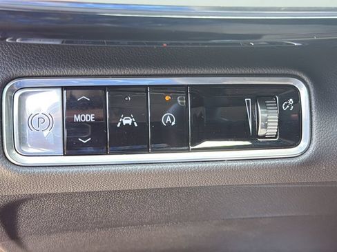 Used 2025 Buick Envision Preferred AWD/4WD image 9