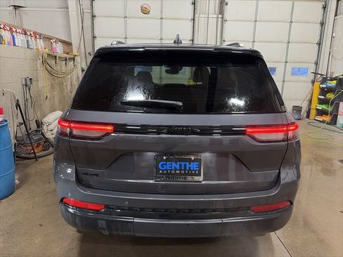 Certified 2024 Jeep Grand Cherokee Altitude image 5