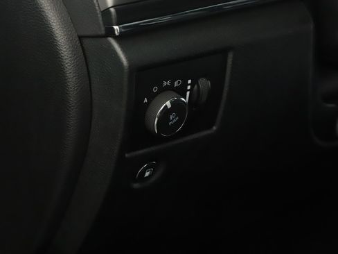 Used 2019 Jeep Grand Cherokee Limited AWD/4WD image 9