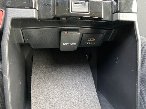 Used 2021 Toyota Corolla LE image 40