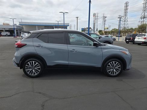 Used 2021 Nissan Kicks SV FWD image 27