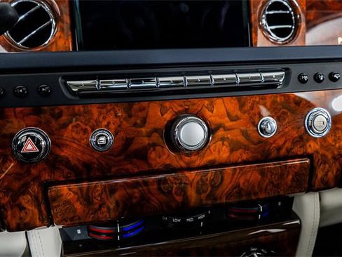 Used 2016 Rolls-Royce Phantom Sedan image 41