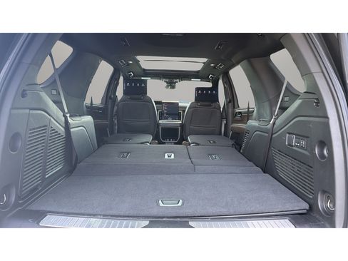 Used 2025 GMC Yukon Denali Ultimate AWD/4WD image 14