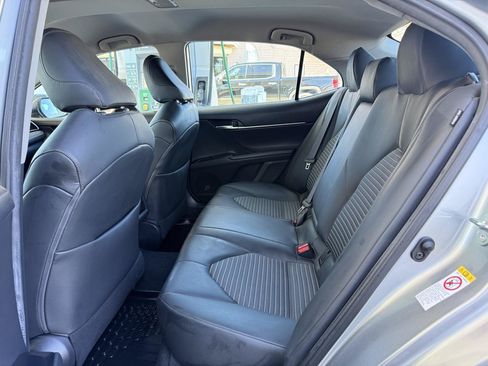 Used 2019 Toyota Camry SE FWD image 10