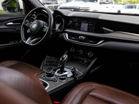 Used 2023 Alfa Romeo Stelvio Ti AWD/4WD image 29