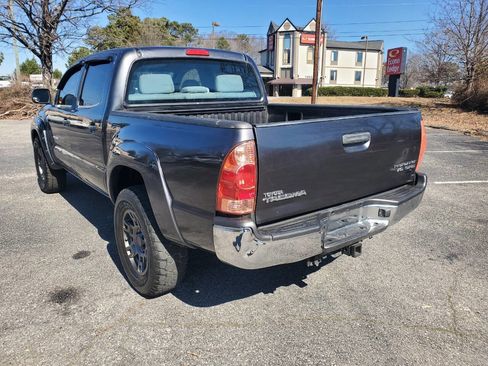Used 2011 Toyota Tacoma PreRunner w/ TRD Off-Road Pkg image 5