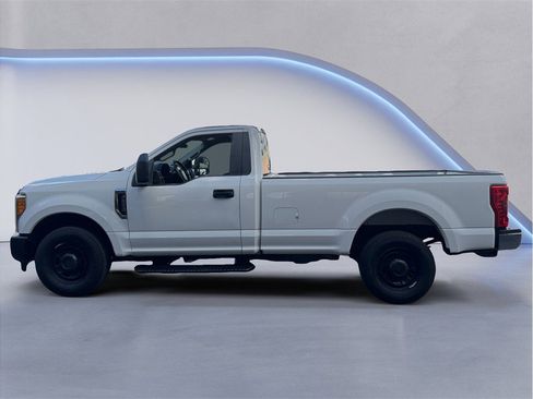 Used 2017 Ford F250 XL image 3