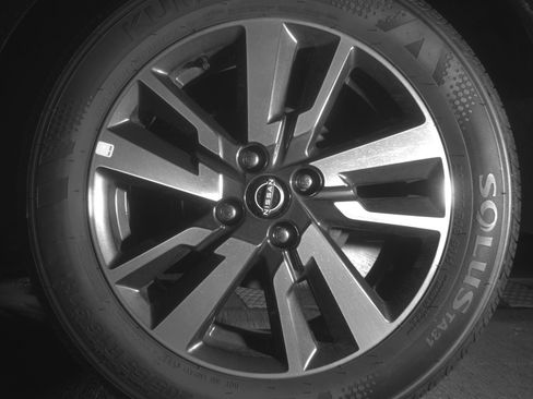 Used 2025 Nissan Versa SV FWD image 14