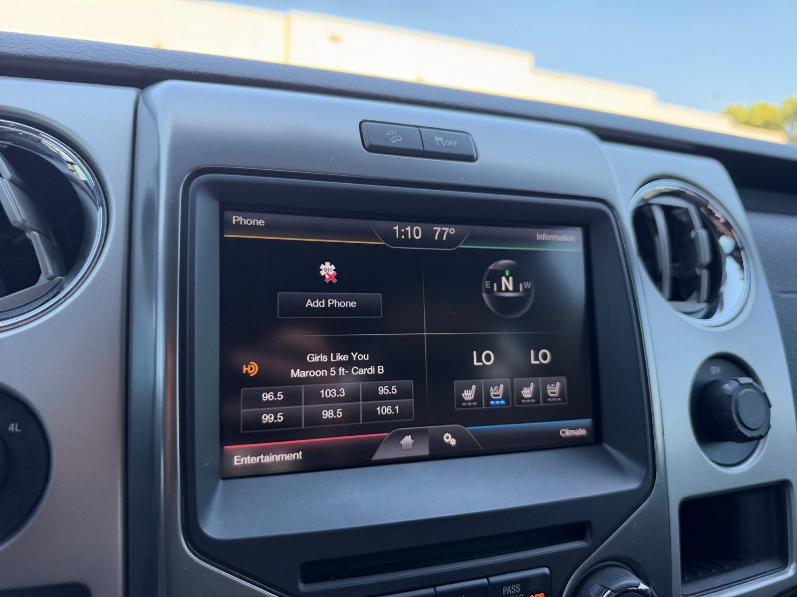 Used 2014 Ford F150 FX4 w/ Equipment Group 402A Luxury AWD/4WD image 26