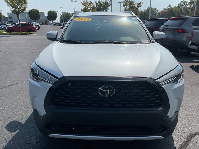 Used 2024 Toyota Corolla Cross LE FWD image 4