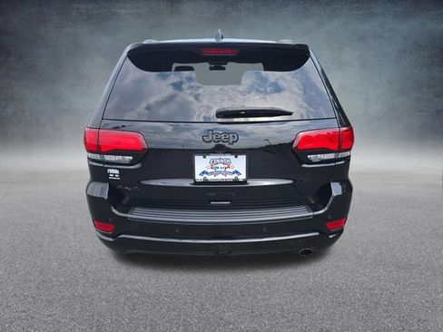 Used 2018 Jeep Grand Cherokee Altitude AWD/4WD image 6
