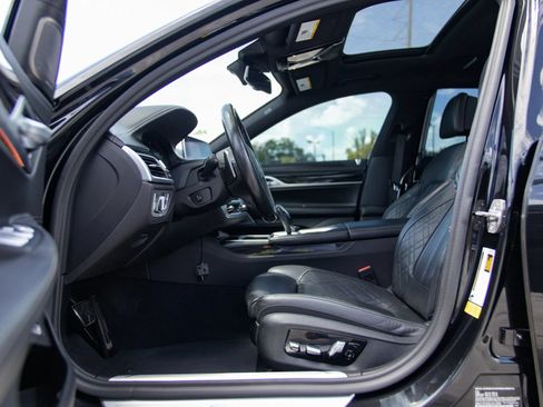 Used 2020 BMW 740i w/ M Sport Package RWD image 23