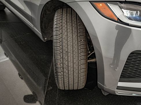 Certified 2025 Jaguar F-PACE R-Dynamic S image 40