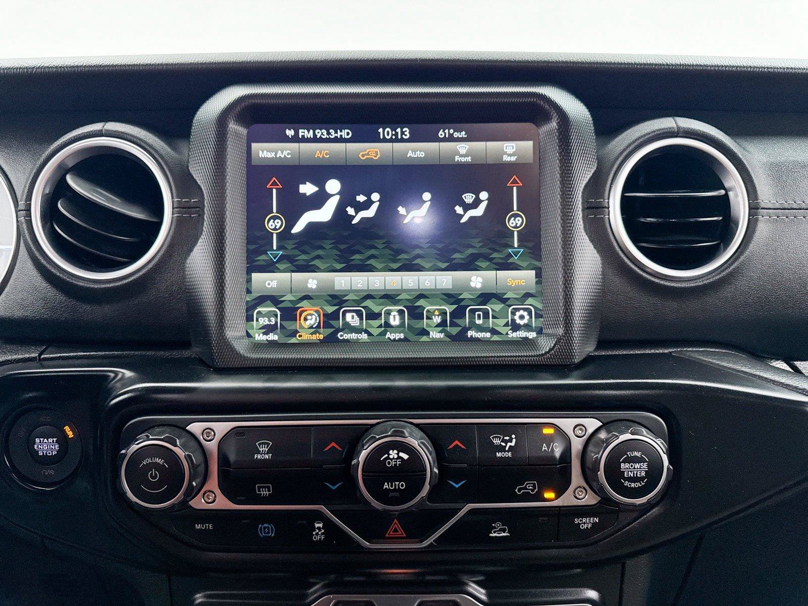 Used 2022 Jeep Wrangler Unlimited Sahara AWD/4WD image 25