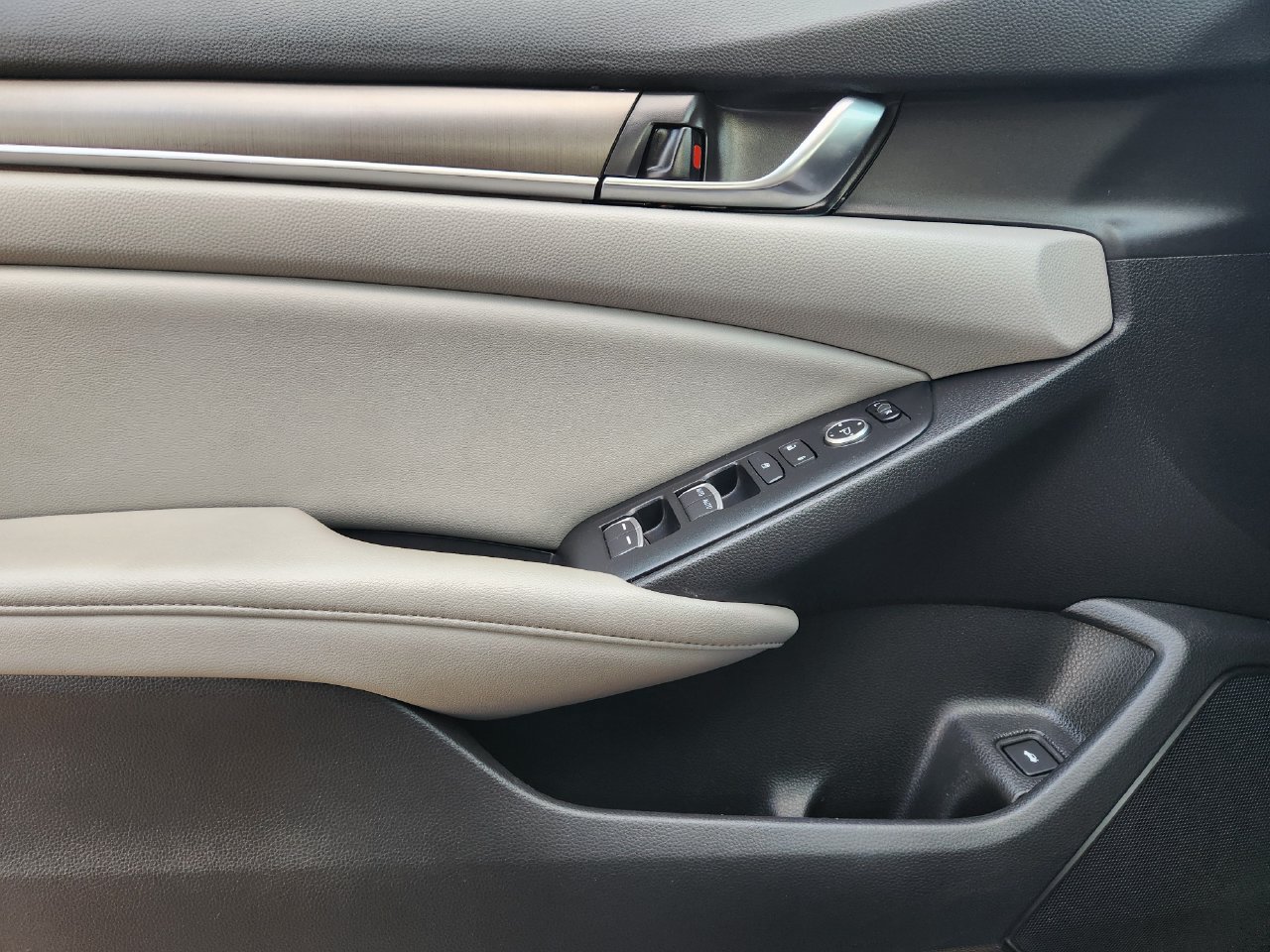 Used 2019 Honda Accord LX image 22
