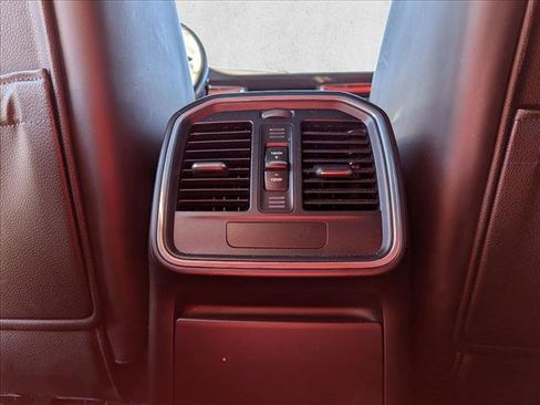 Used 2016 Porsche Macan Turbo AWD/4WD image 17