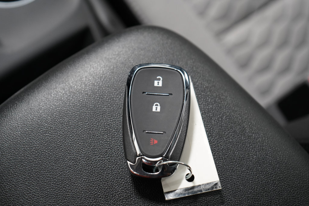 Used 2021 Chevrolet Equinox LS FWD image 26