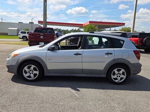 Used 2008 Pontiac Vibe w/ Preferred Package FWD image 2