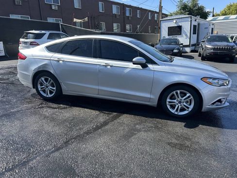 Used 2018 Ford Fusion SE w/ Fusion SE Technology Package image 17