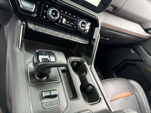 Used 2023 GMC Sierra 1500 AT4 w/ Technology Package image 17