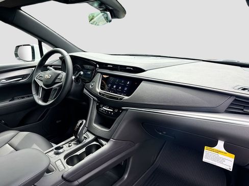 New 2025 Cadillac XT5 Luxury w/ LPO, Floor Liner Package image 28