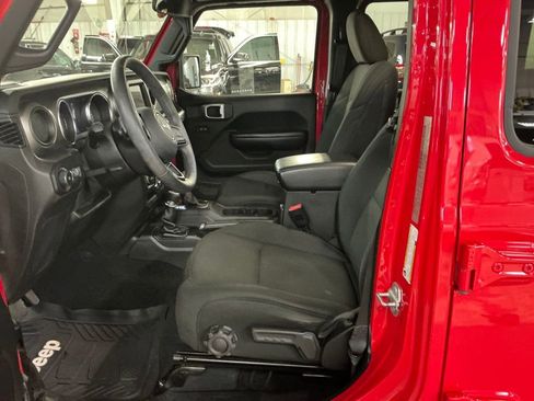 Used 2019 Jeep Wrangler Unlimited Sport S image 13