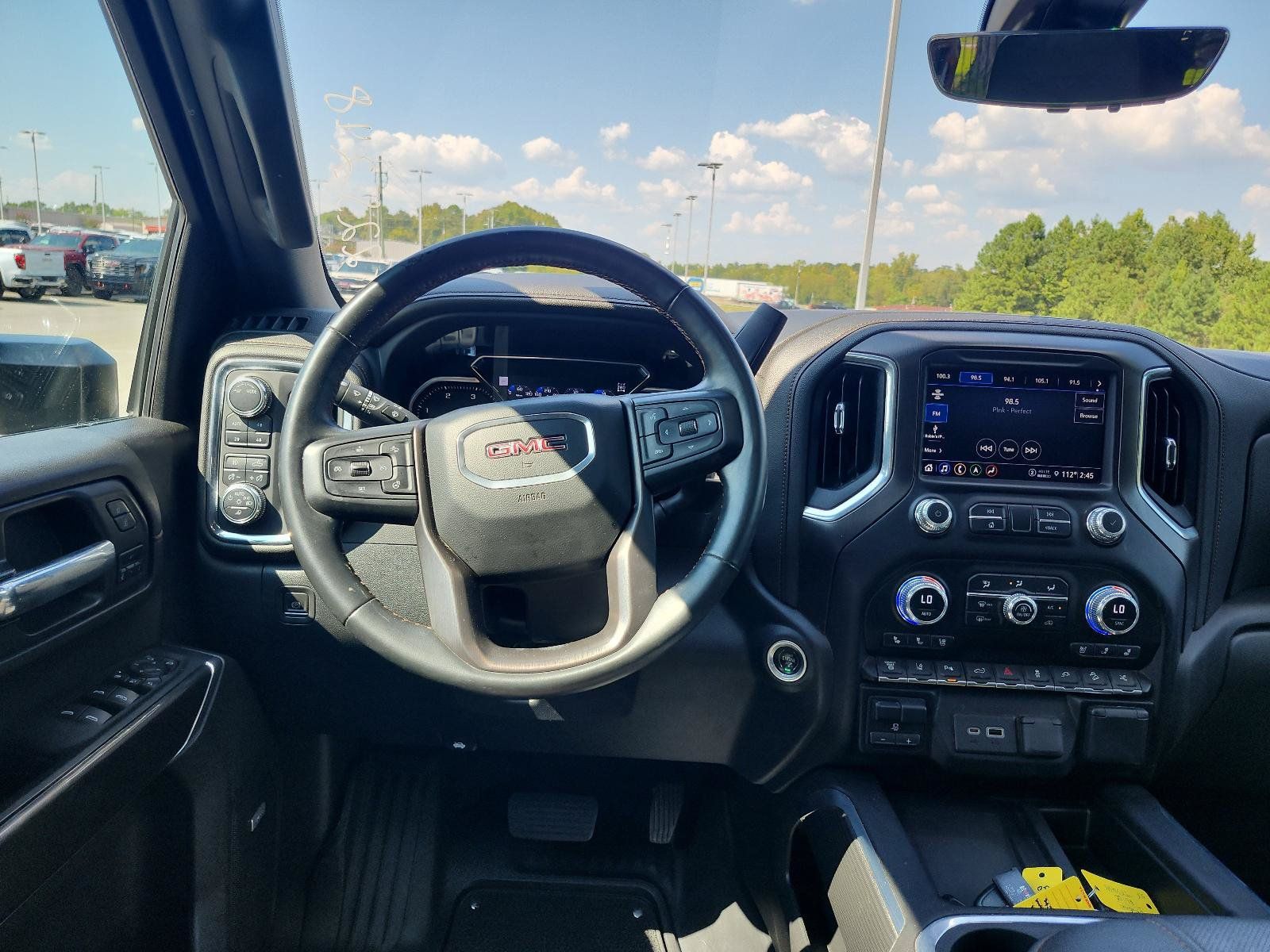 Used 2023 GMC Sierra 2500 AT4 w/ AT4 Premium Plus Package AWD/4WD image 18