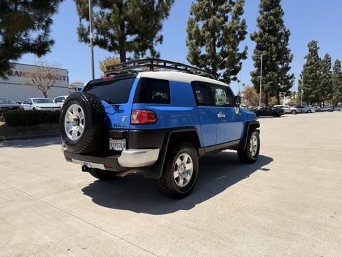Used 2007 Toyota FJ Cruiser 4WD w/ Upgrade Pkg 1 image 7