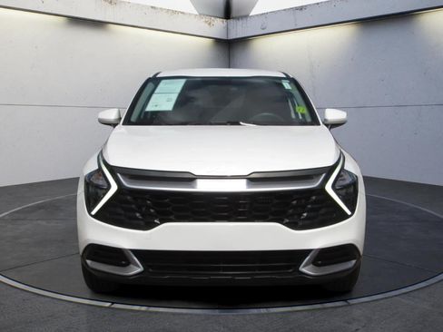 Used 2023 Kia Sportage LX AWD/4WD image 3