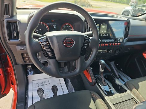 Used 2025 Nissan Frontier Pro-X w/ Pro Convenience Package RWD image 16