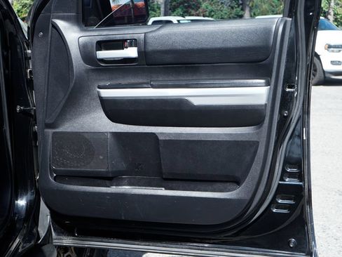 Used 2020 Toyota Tundra SR5 w/ SR5 Upgrade Package AWD/4WD image 38