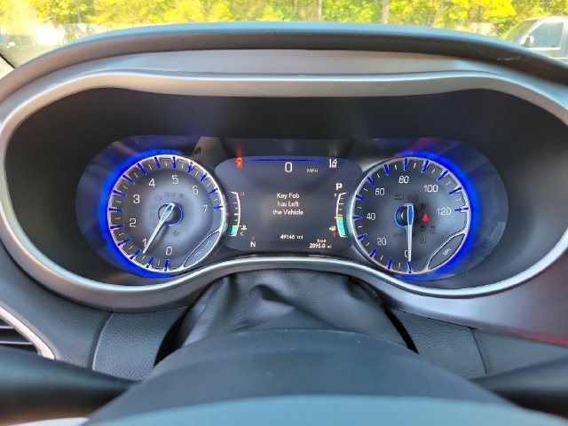 Used 2024 Chrysler Pacifica Touring-L FWD image 31