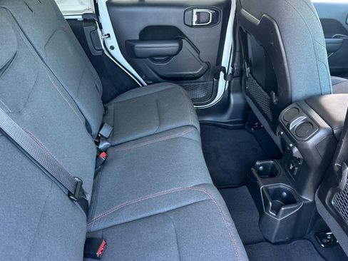 Used 2026 Jeep Wrangler Unlimited Rubicon AWD/4WD image 31