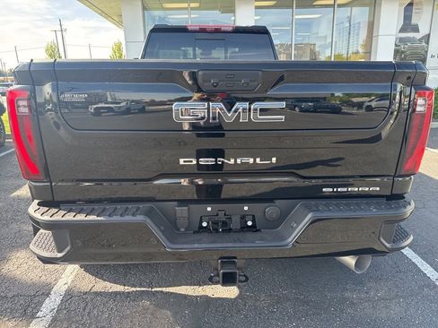Used 2026 GMC Sierra 3500 Denali Ultimate AWD/4WD image 4