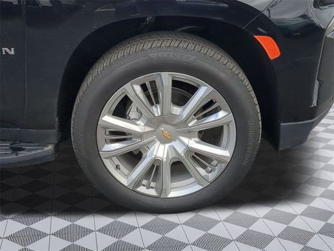 Used 2023 Chevrolet Suburban High Country image 30