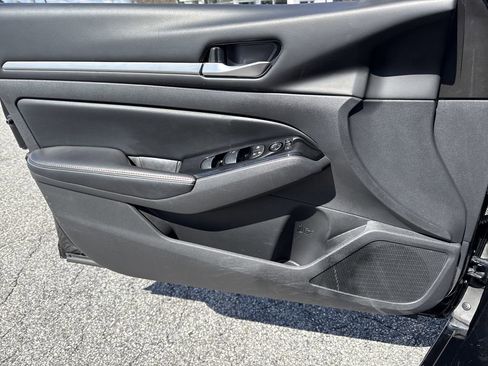 Used 2024 Nissan Altima 2.5 SR w/ SR Premium Package image 14