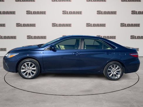 Used 2016 Toyota Camry XLE w/ Moonroof Package image 2