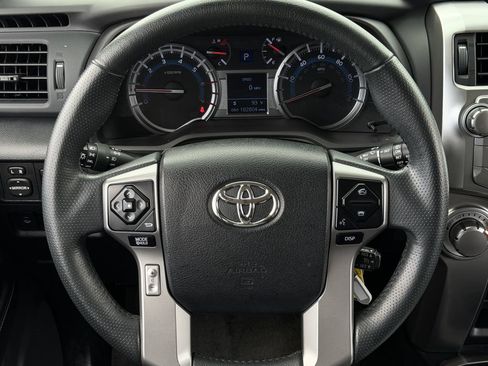 Used 2017 Toyota 4Runner SR5 Premium RWD image 16