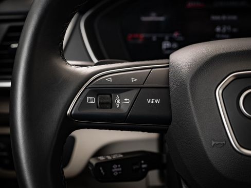 Certified 2025 Audi Q5 2.0T Premium w/ Convenience Plus Package image 28