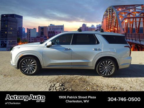 Used 2023 Hyundai Palisade Calligraphy image 6