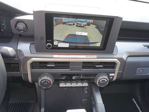 Certified 2026 Toyota Tacoma SR5 AWD/4WD image 11