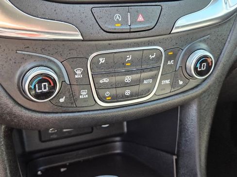 Used 2024 Chevrolet Equinox LT image 22