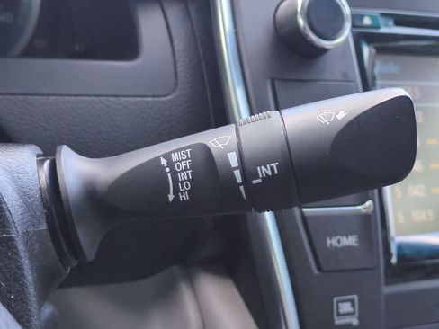 Used 2017 Toyota Camry XLE image 25