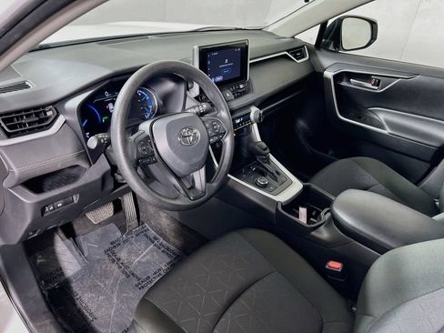 Certified 2025 Toyota RAV4 XLE AWD/4WD image 9