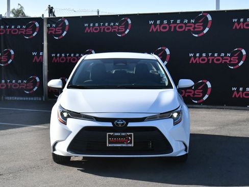 Used 2024 Toyota Corolla LE image 2